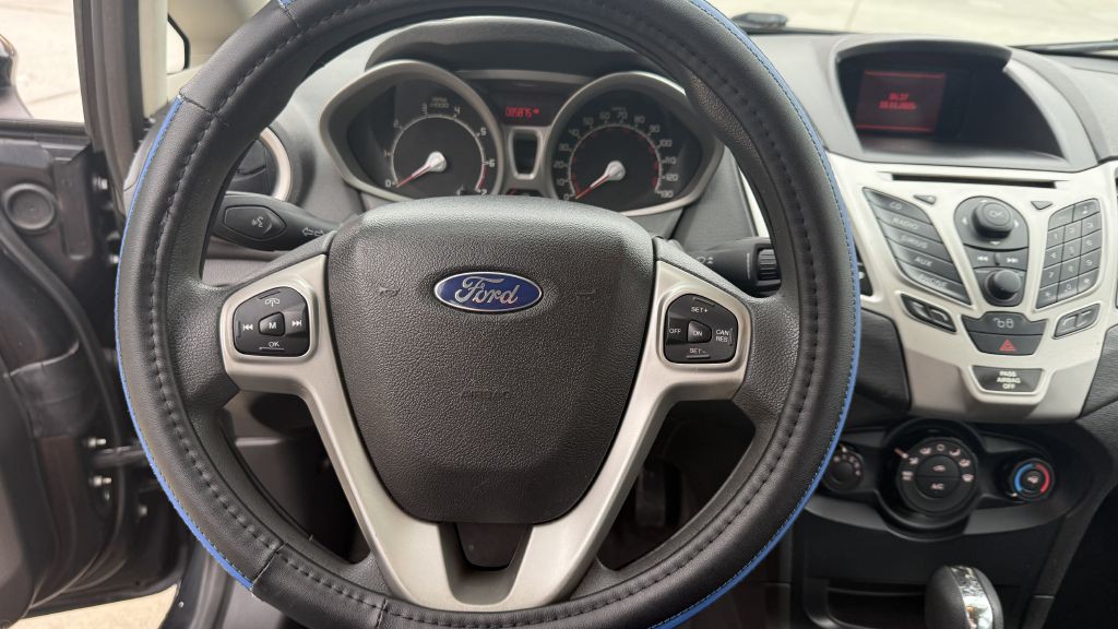 2012 Ford Fiesta Image 19
