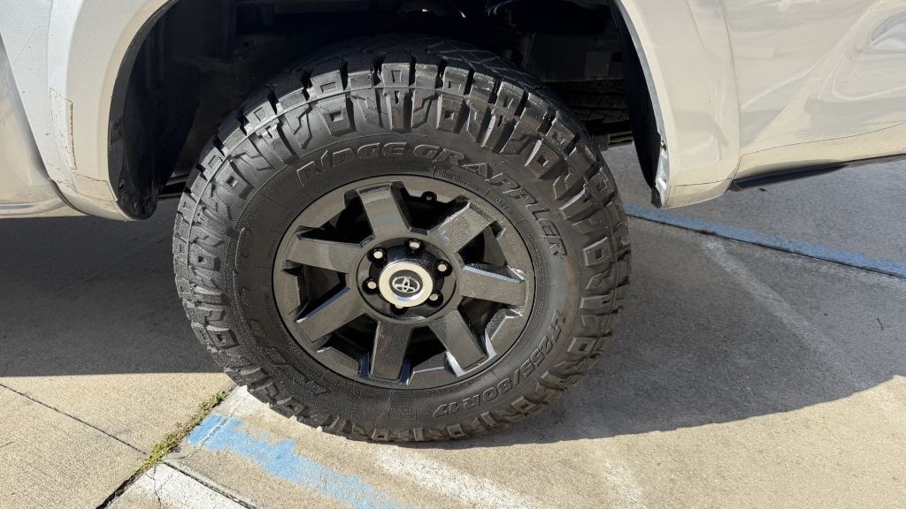 2019 Toyota Tacoma Image 13
