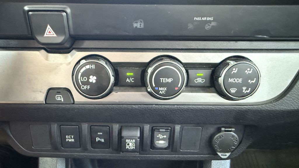 2019 Toyota Tacoma Image 30