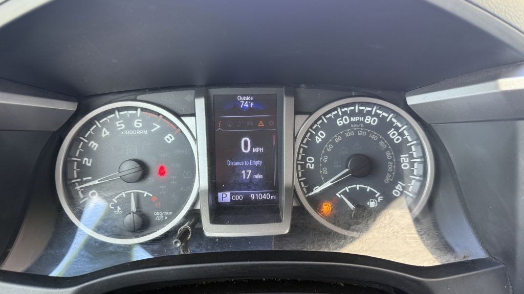 2019 Toyota Tacoma Image 38