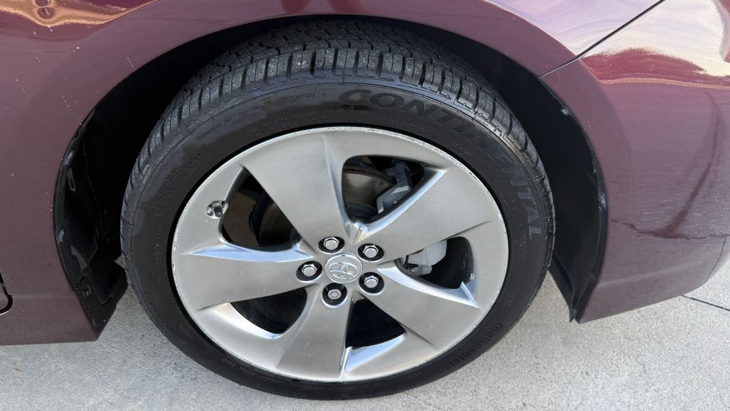 2013 Toyota Prius Image 9