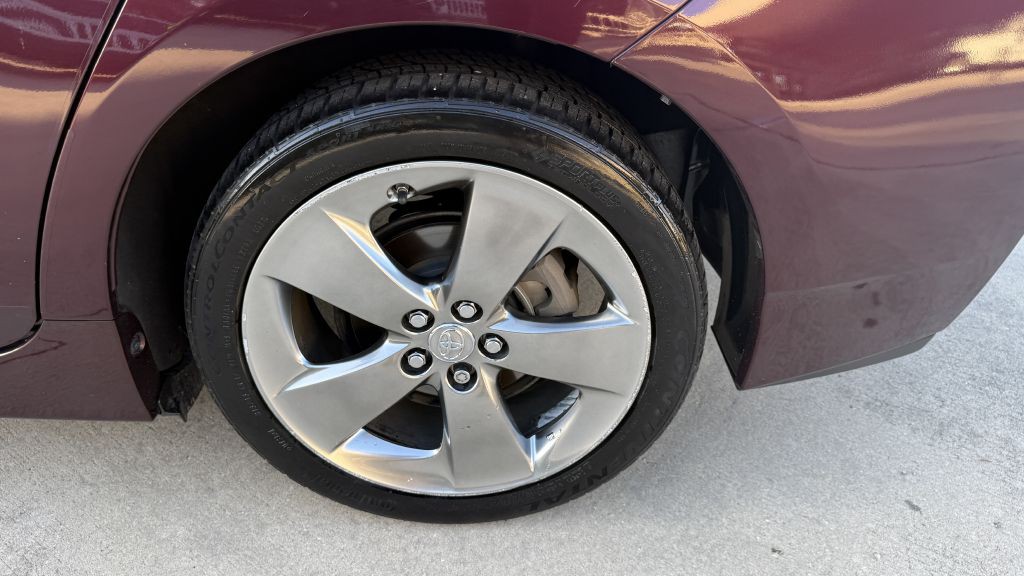2013 Toyota Prius Image 11