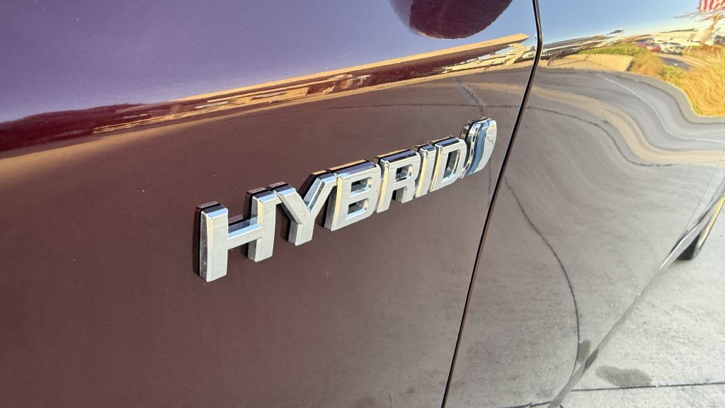 2013 Toyota Prius Image 13