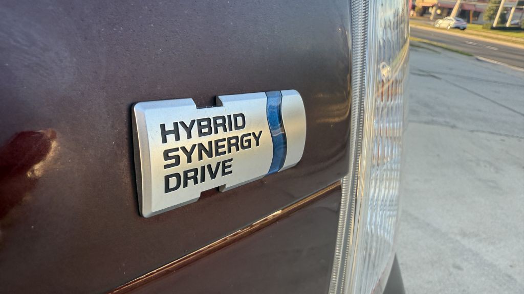 2013 Toyota Prius Image 15