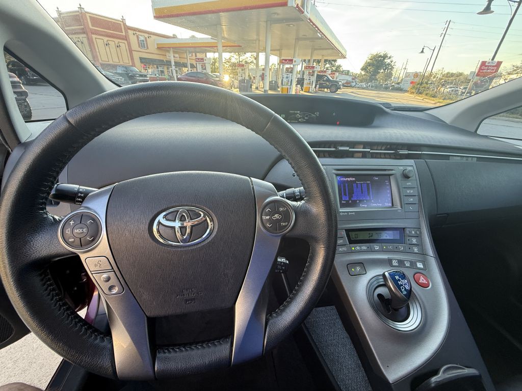 2013 Toyota Prius Image 18
