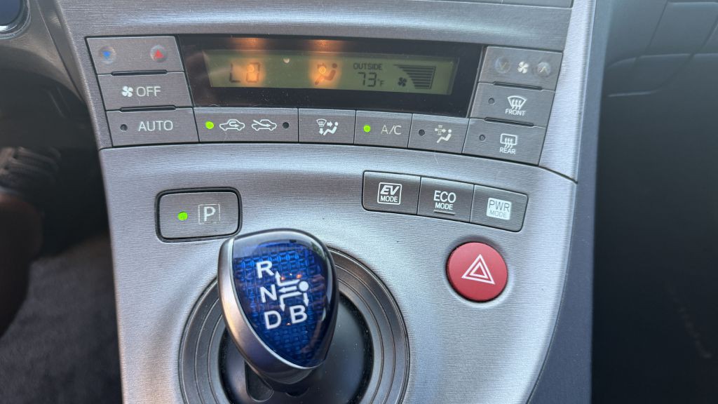 2013 Toyota Prius Image 22