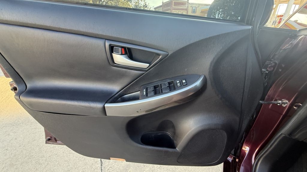 2013 Toyota Prius Image 34