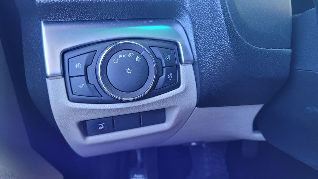 2018 Ford Explorer Image 38