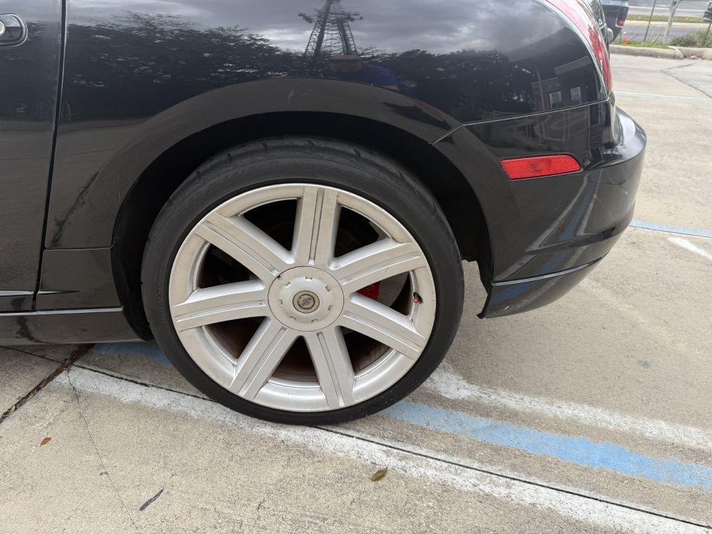 2005 Chrysler Crossfire Image 11