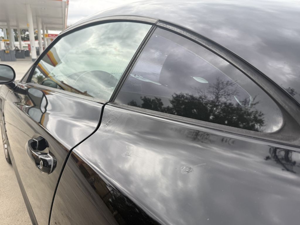 2005 Chrysler Crossfire Image 16