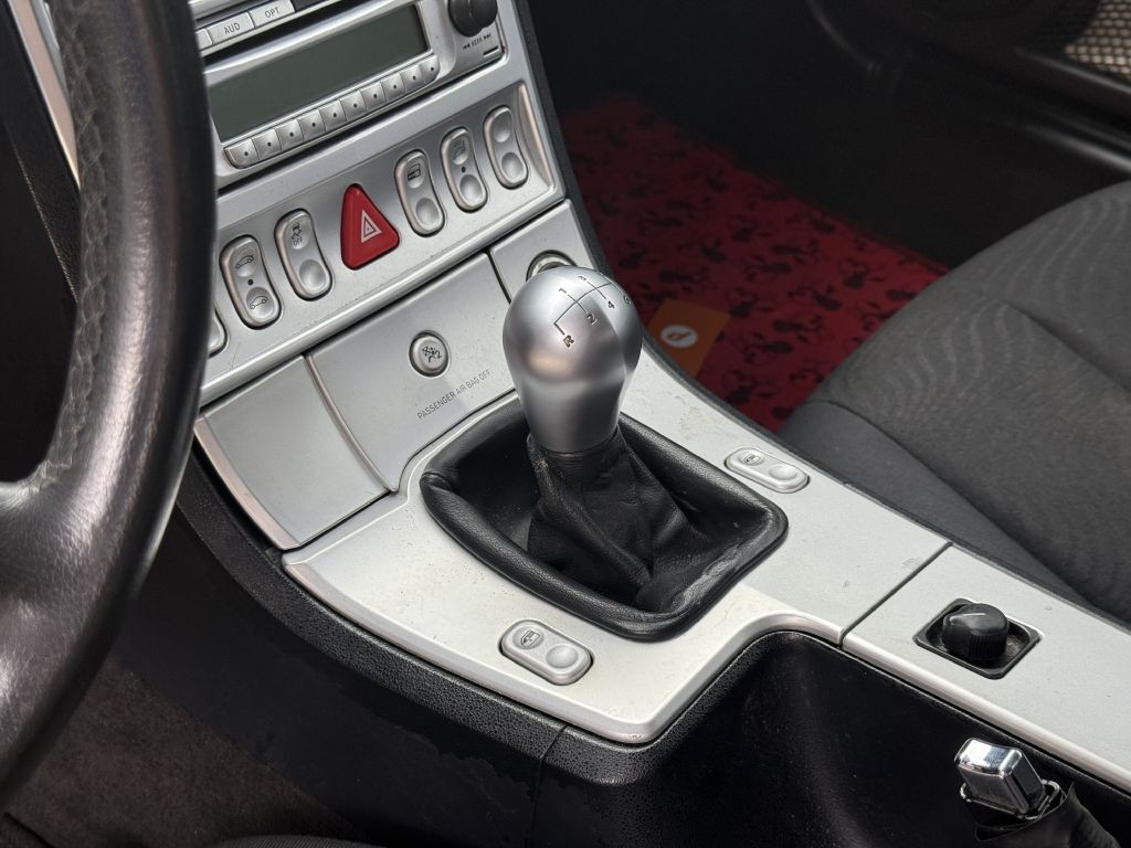 2005 Chrysler Crossfire Image 19