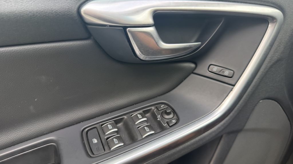 2018 Volvo S60 Image 38