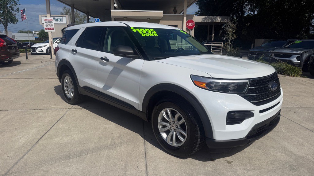 2021 Ford Explorer Image 1