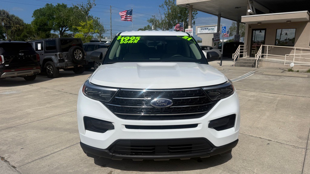 2021 Ford Explorer Image 2