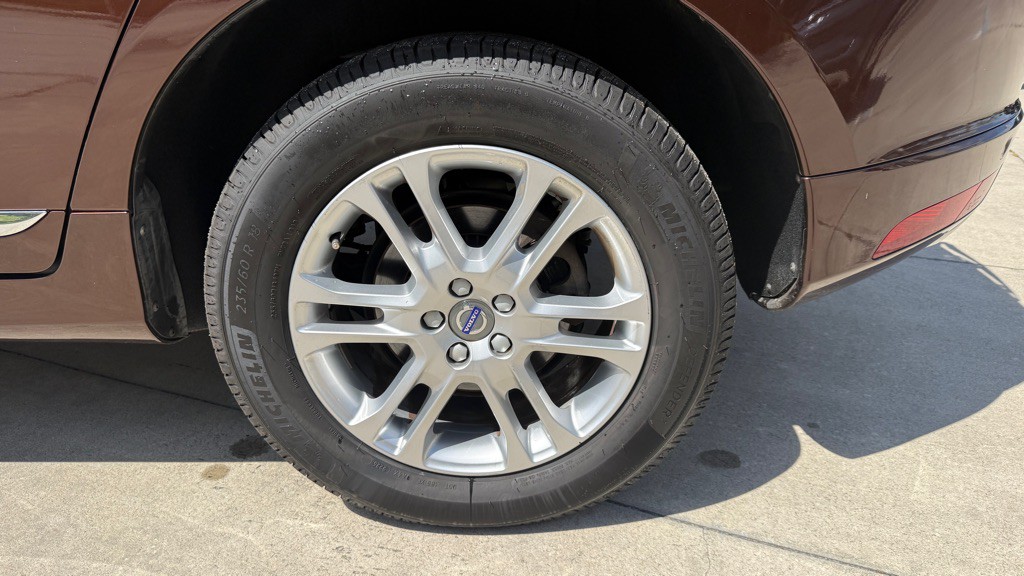 2016 Volvo XC60 Image 11