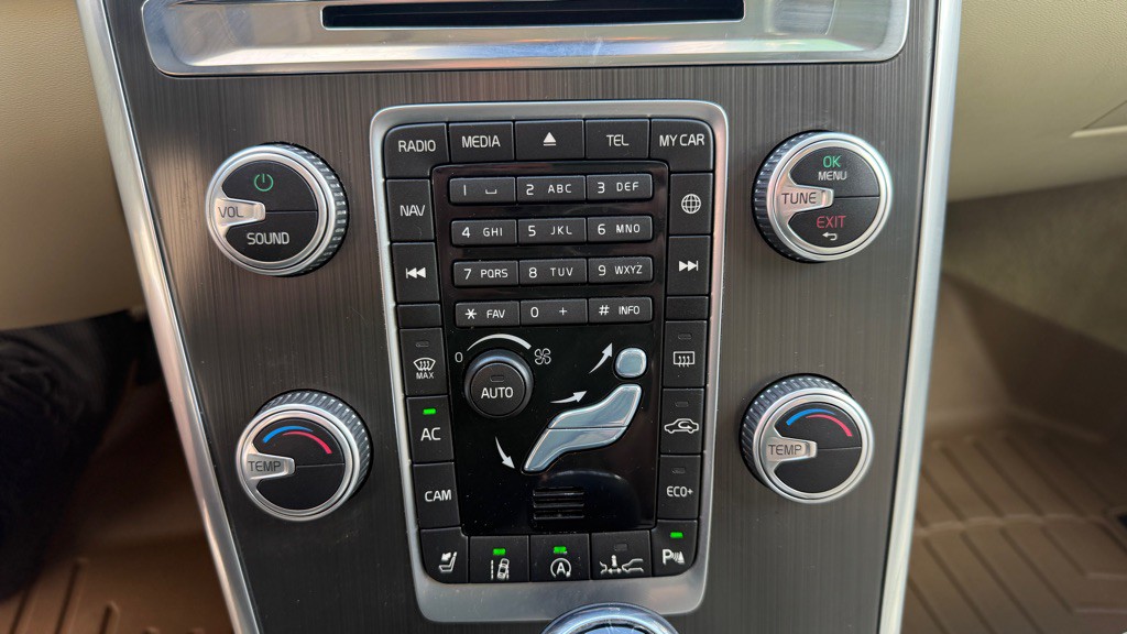 2016 Volvo XC60 Image 30