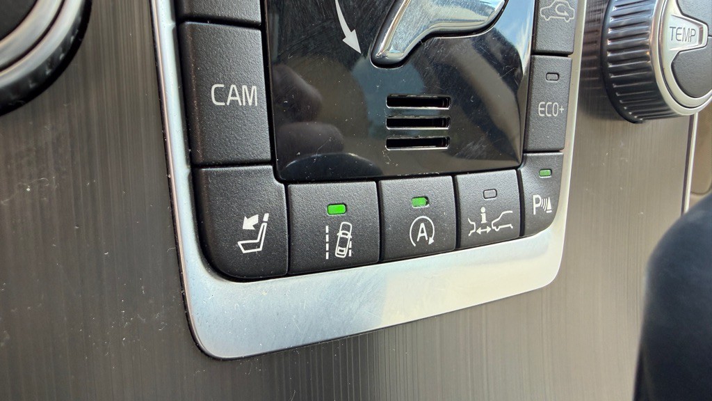 2016 Volvo XC60 Image 31