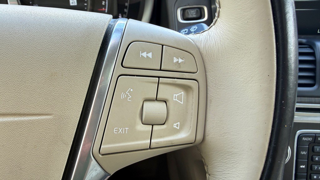 2016 Volvo XC60 Image 35