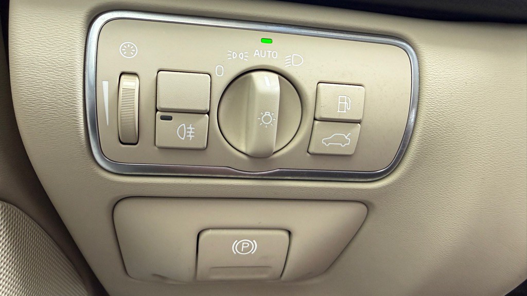 2016 Volvo XC60 Image 38