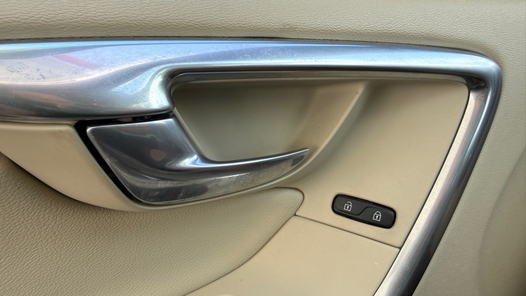 2016 Volvo XC60 Image 39