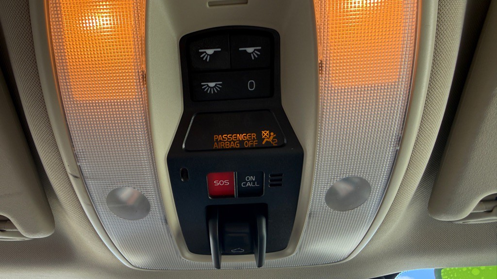 2016 Volvo XC60 Image 43