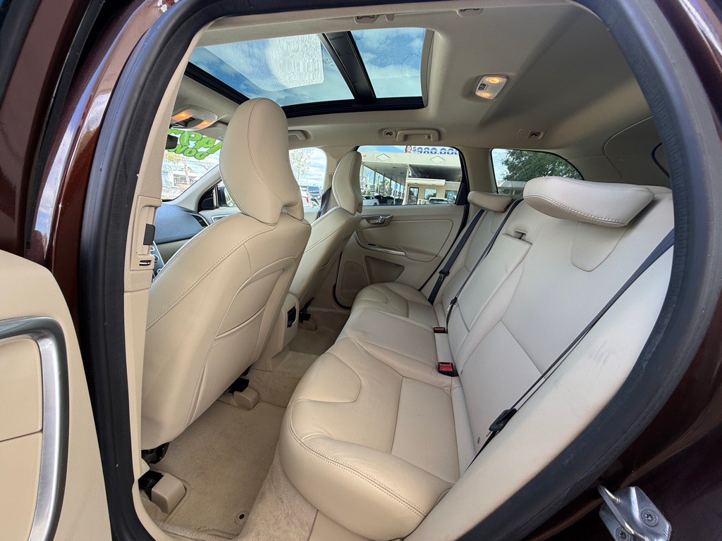 2016 Volvo XC60 Image 46