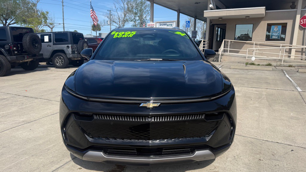 2024 Chevrolet Equinox Image 2