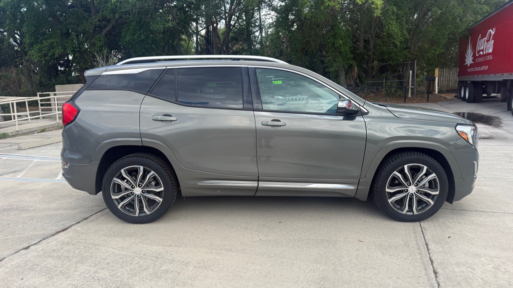 2018 GMC Terrain Image 8