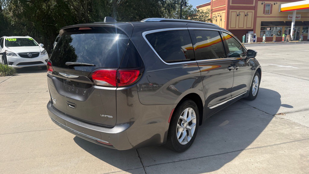 2020 Chrysler Pacifica Image 6