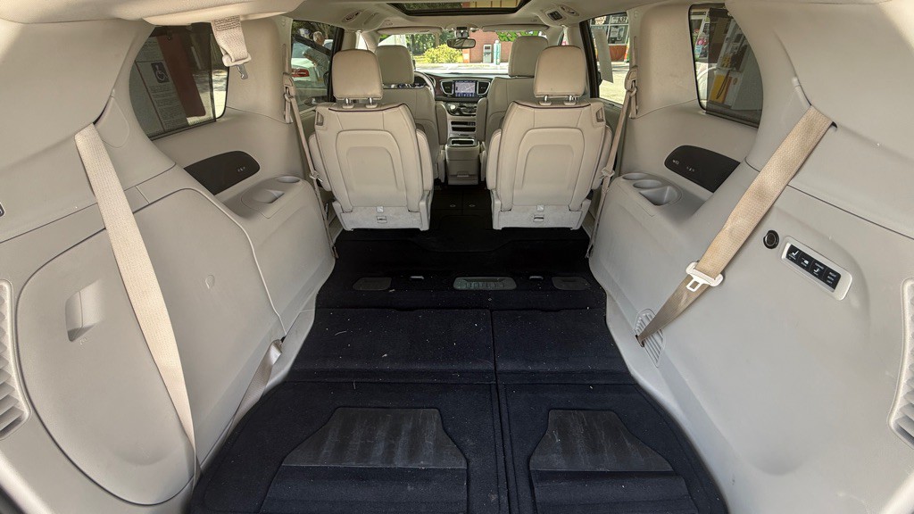 2020 Chrysler Pacifica Image 55