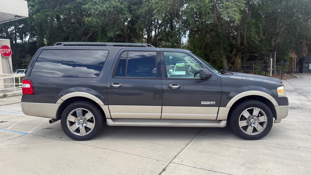 2007 Ford Expedition Image 8