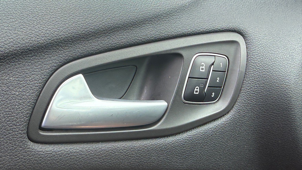2018 Ford Escape Image 44