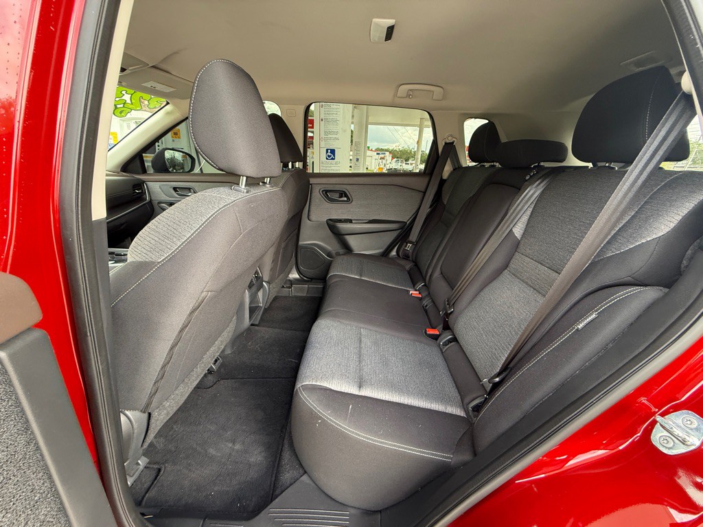 2021 Nissan Rogue Image 40