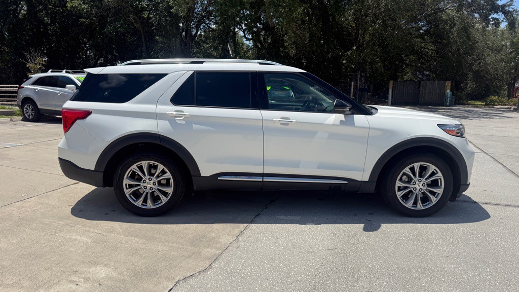 2020 Ford Explorer Image 8