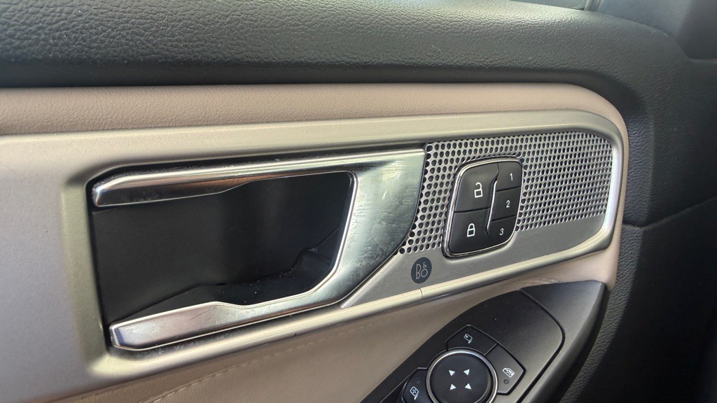 2020 Ford Explorer Image 44