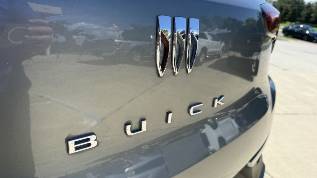 2025 Buick Enclave Image 17