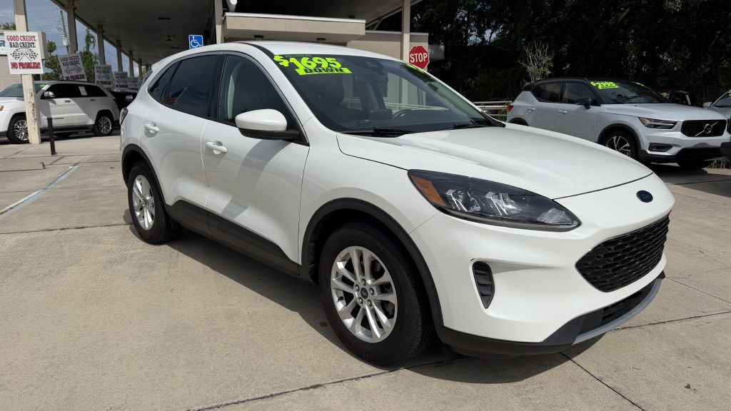 2021 Ford Escape Image 1