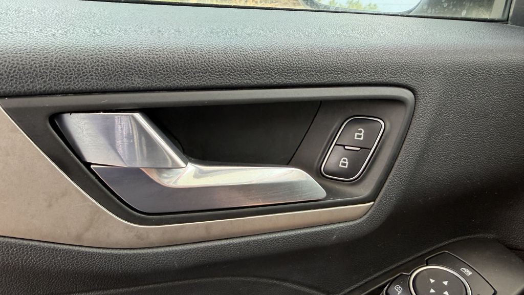 2021 Ford Escape Image 38