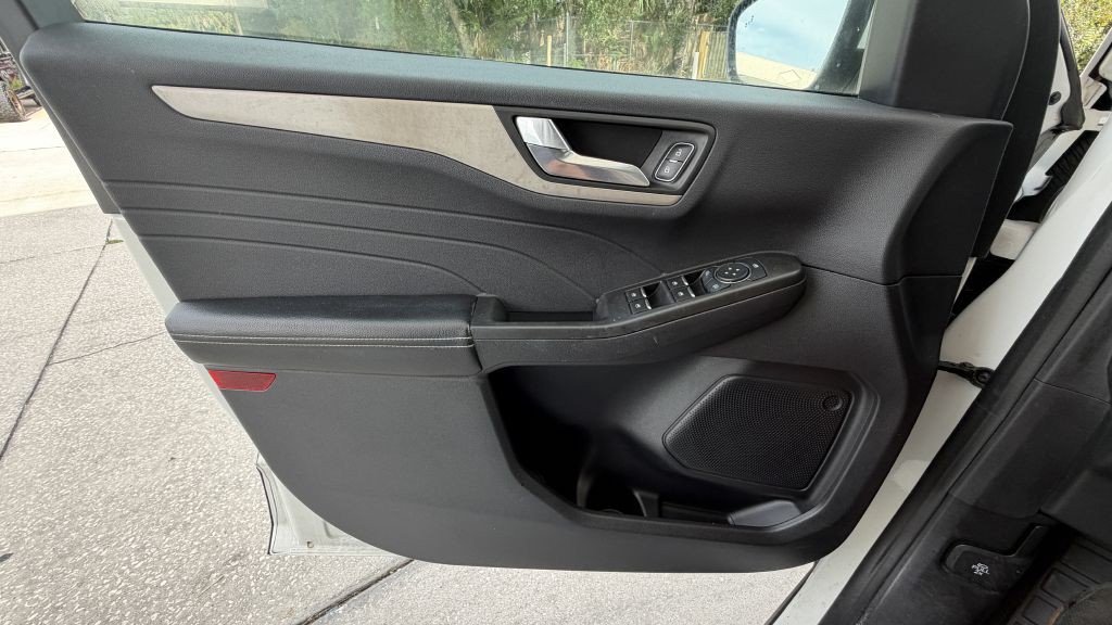 2021 Ford Escape Image 40