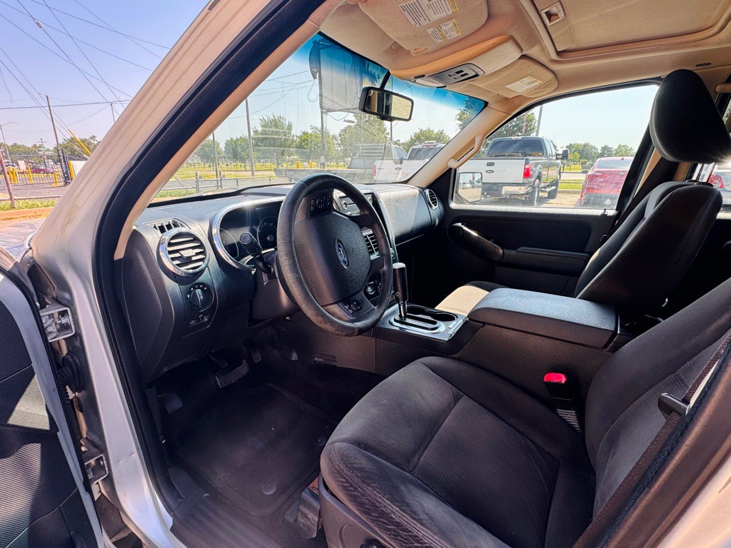 2010 Ford Explorer Image 5
