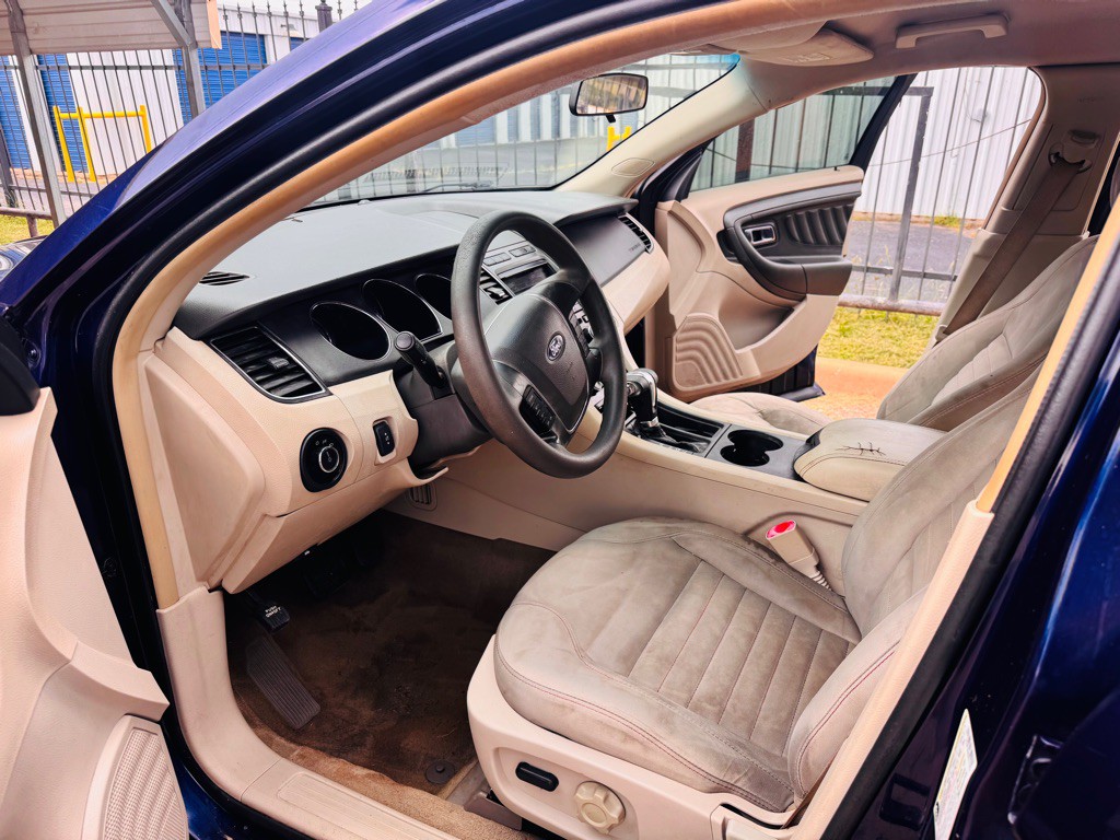 2011 Ford Taurus Image 6