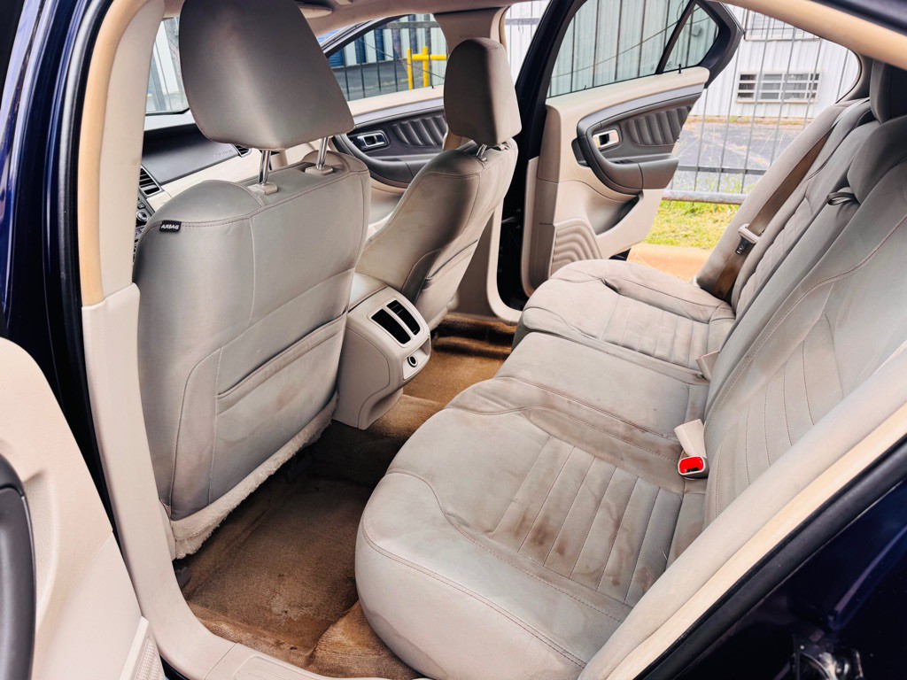 2011 Ford Taurus Image 7