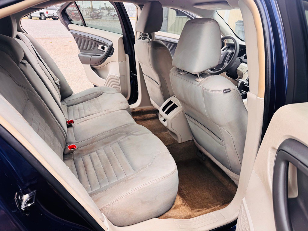 2011 Ford Taurus Image 9