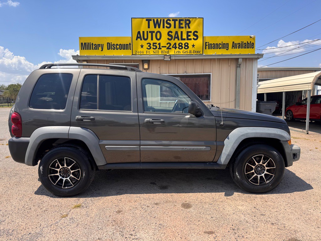 2005 Jeep Liberty Image 1