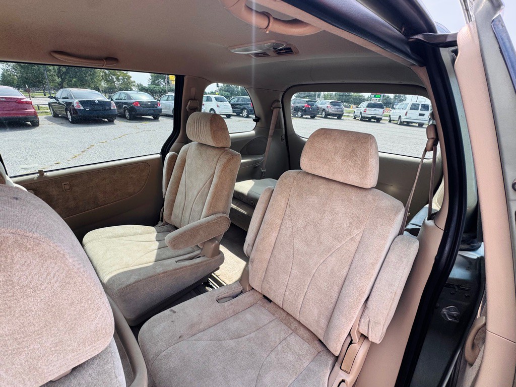 2002 Mazda MPV Image 6
