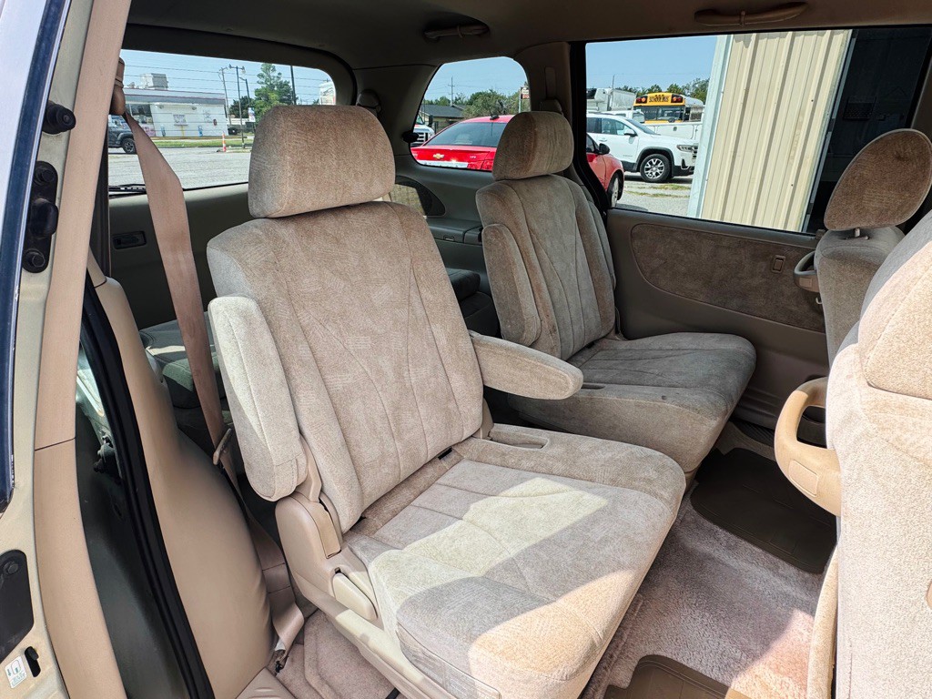 2002 Mazda MPV Image 8