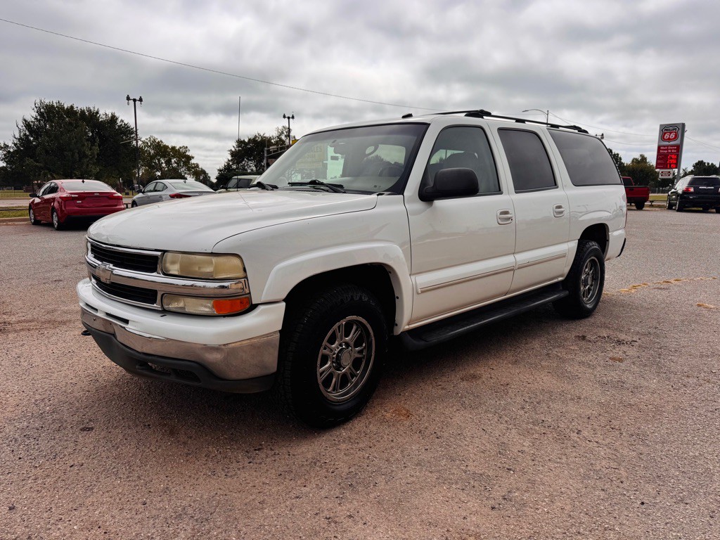 2002 Chevrolet Suburban Image 1