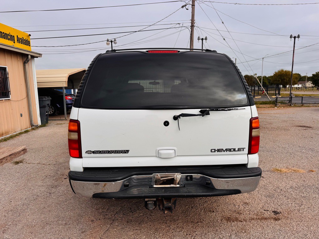 2002 Chevrolet Suburban Image 3