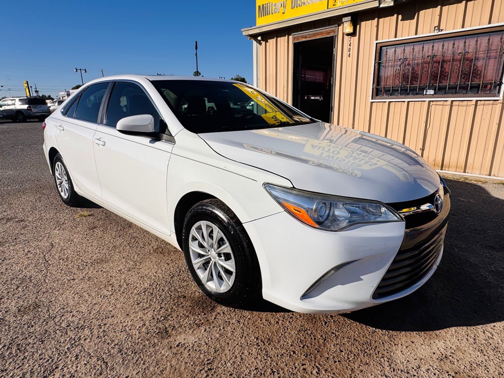 2017 Toyota Camry Image 3