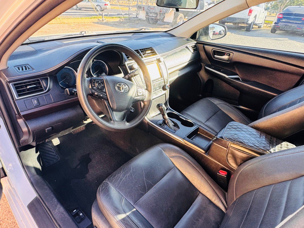 2017 Toyota Camry Image 7